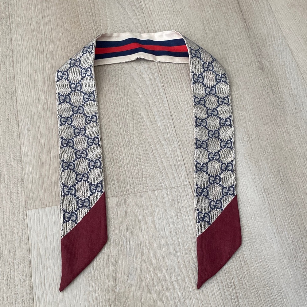 Gucci Beige and Red GG Logo Silk Scarf - Picture 3 of 4